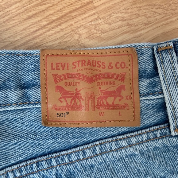 Levi 501 Denim Shorts - Picture 2 of 4